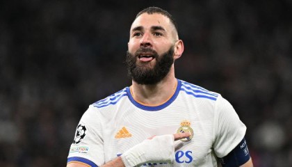 篮球比分专家推荐-本泽马17分钟戴帽主导大逆转 刷新多项数据