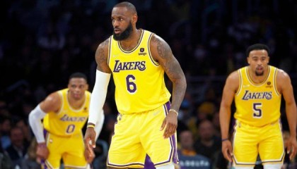 足球比分-全明星赛后湖人首节必崩溃，无解难题困扰紫金军